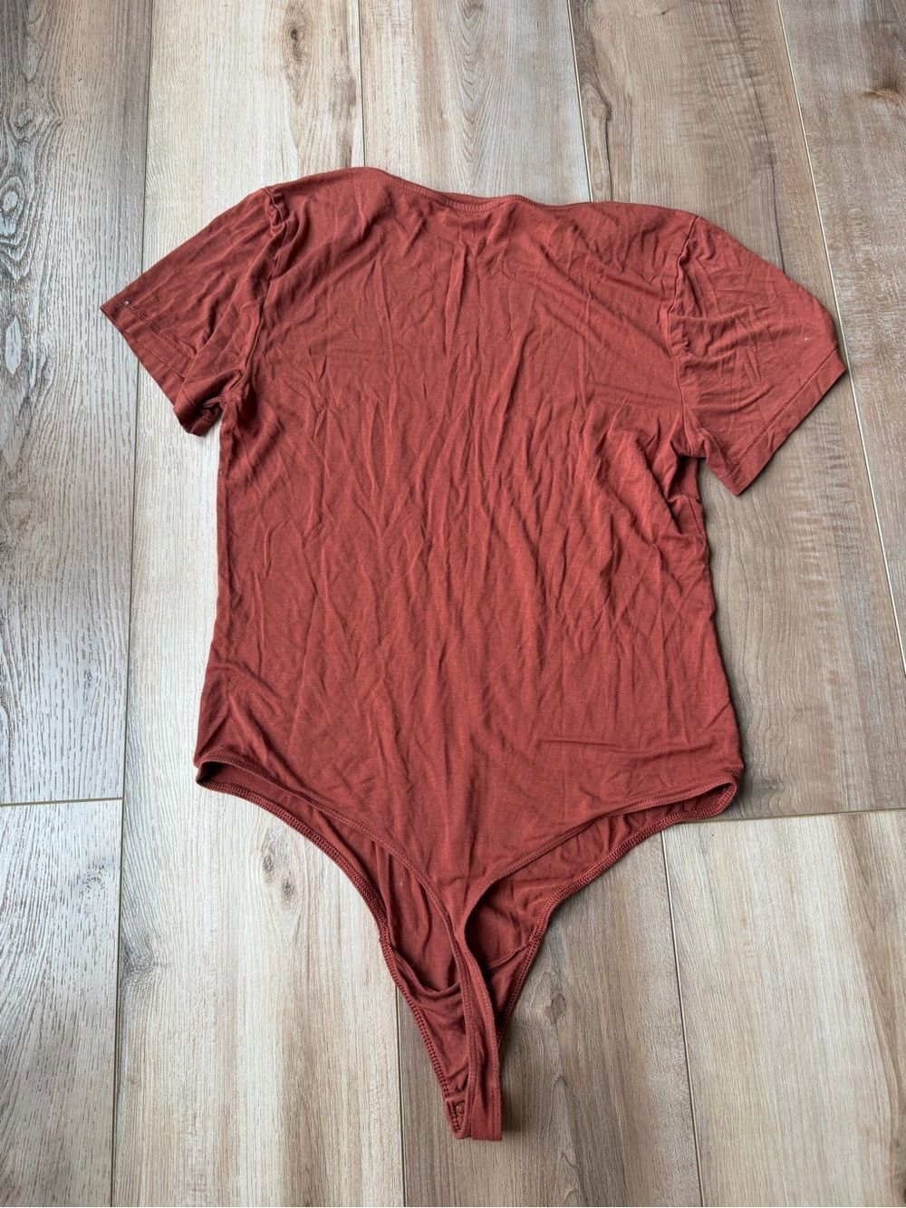 Aritzia Wilfred Free Short Sleeve Bodysuit Rust Brown Women’s Size L - Picture 3 of 4